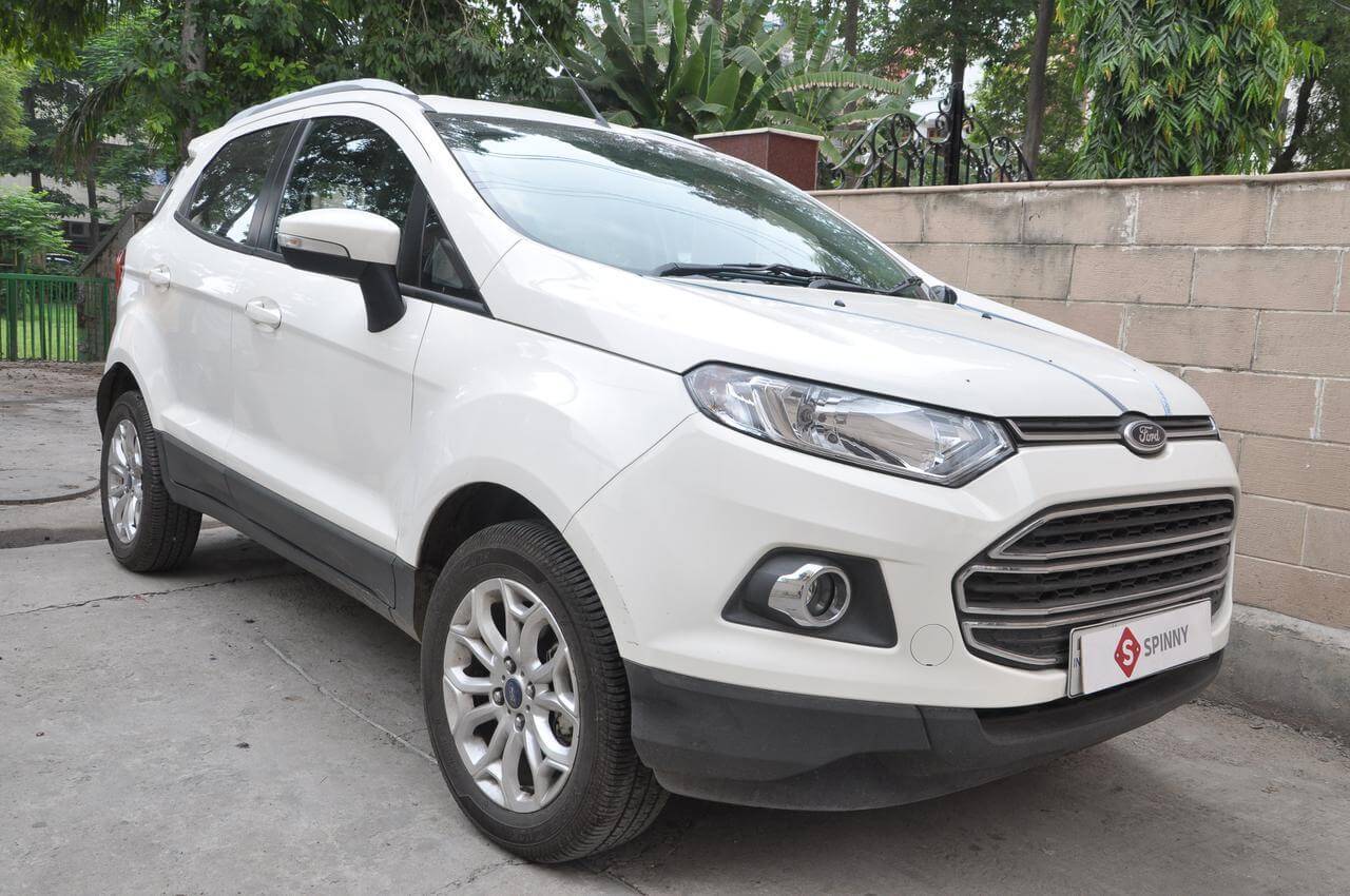 Ford EcoSport White Exterior Spinny